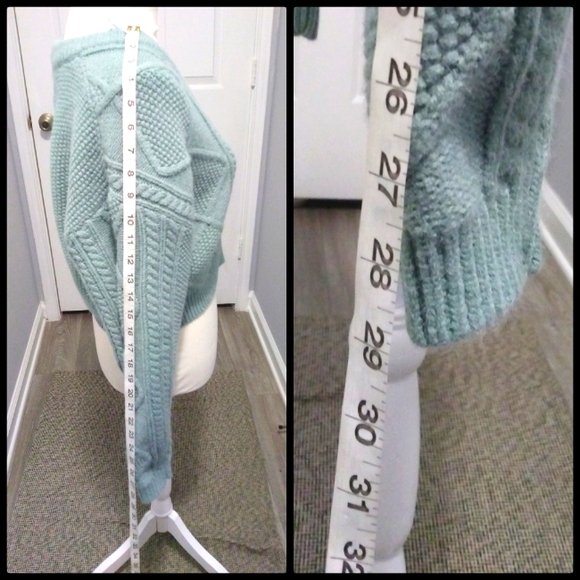 *SOLD* Slouchy V-Neck Ribbed Cable Knit Sweater in Sage, Size 4 Tall - Picture 8 of 10